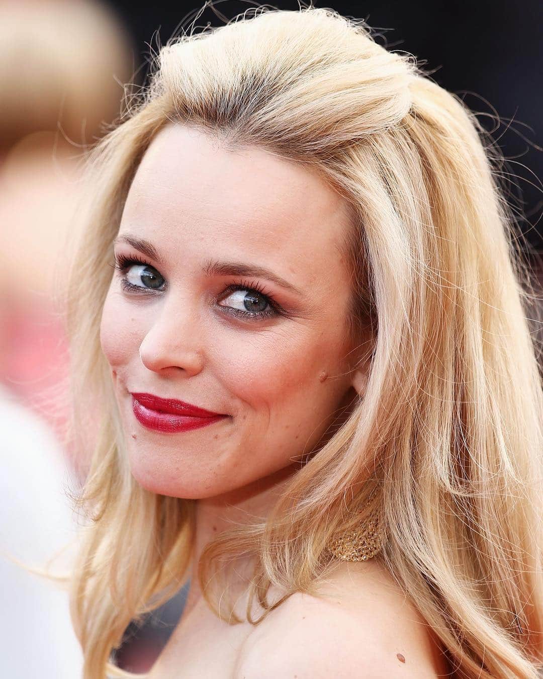E! Onlineさんのインスタグラム写真 - (E! OnlineInstagram)「15 years ago, we learned that it isn't hairspray that makes your hair big. It's secrets. #MeanGirlsTurns15 (📷: Getty Images)」4月30日 22時33分 - enews
