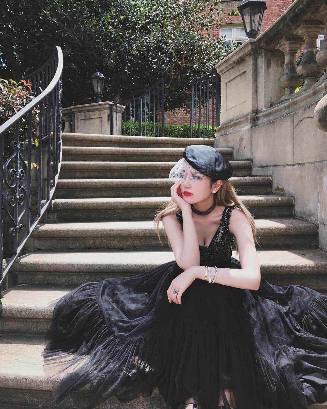 Grace Chowのインスタグラム：「hey台灣的各位美少女們～Grace Chow進駐台灣囉！以後想要買GC的產品可以從台灣網站直接購買啦啦啦啦啦！請大家奔走相告👐🏻 @gracechowtw 網址： www.gracechowtw.com」