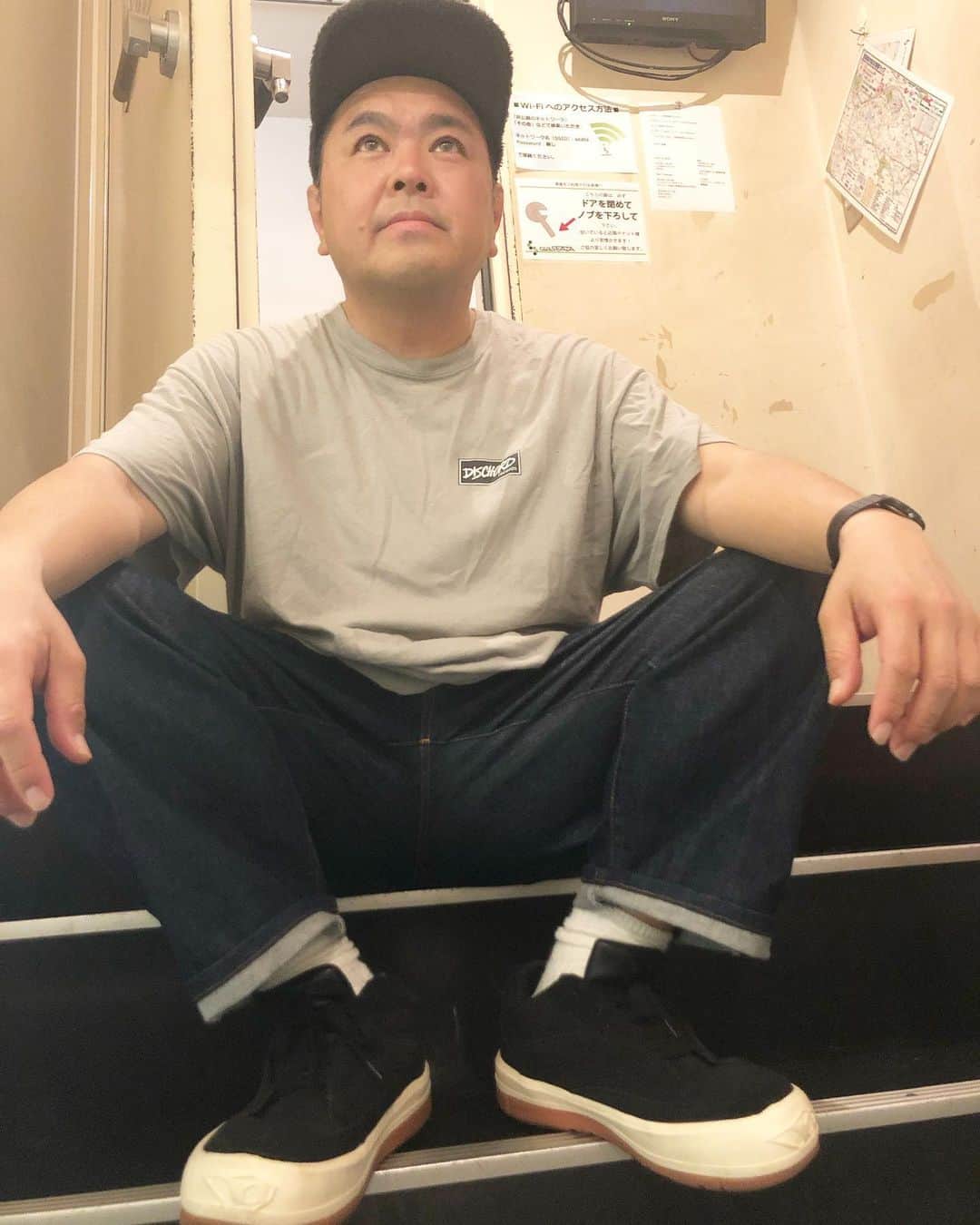 大地洋輔のインスタグラム：「平成最後は  T-shirt @dischordrecords  kicks @northwave_official  @ystrdystmrrw のコラボ  という、たまたまですが、自分なりの平成へのリスペクトになりました。  明日から令和です！！ 令和もどうぞよろしくお願いします！！ 平成最後のInstagram！！」