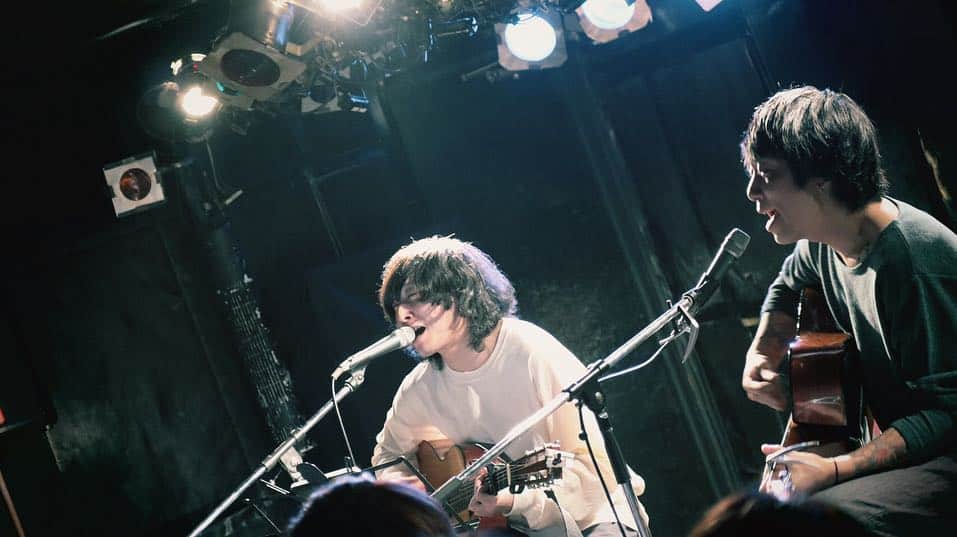 伊丸岡亮太さんのインスタグラム写真 - (伊丸岡亮太Instagram)「新宿marble、平成最後のライブ、弾き語りでしたが来てくれたみんなありがとう！亮太 次は令和にゃー！！！！がお！byみかん🍊」4月30日 22時47分 - ryota_imaruoka
