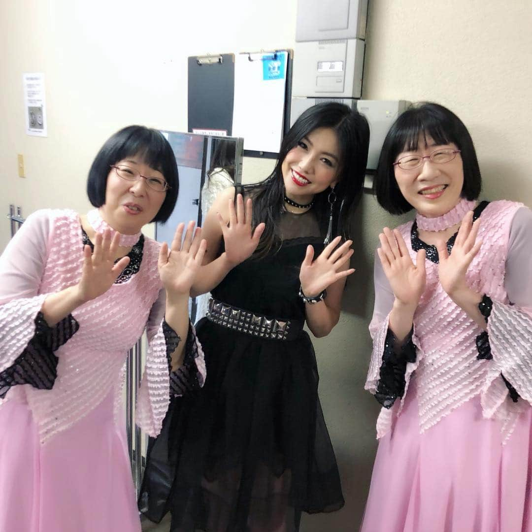 島谷ひとみさんのインスタグラム写真 - (島谷ひとみInstagram)「改めして、  昨日、 NAONのYAON2019初参加させていただきました〜  あー、最高でした！！ 平成最後のライブが、初！日比谷野外大音楽堂！！ 素敵な次なる時代への架け橋となるステージでした。  寺田恵子さん始め、SHOW-YAの皆さん、スタッフの皆さん、お客様etc…  みなさんありがとうございました。  #SHOWYA #永井真理子 #浅香唯 #阿佐ヶ谷姉妹 #島谷ひとみ  #naonのyaon」4月30日 22時50分 - shimatani_hitomi_official