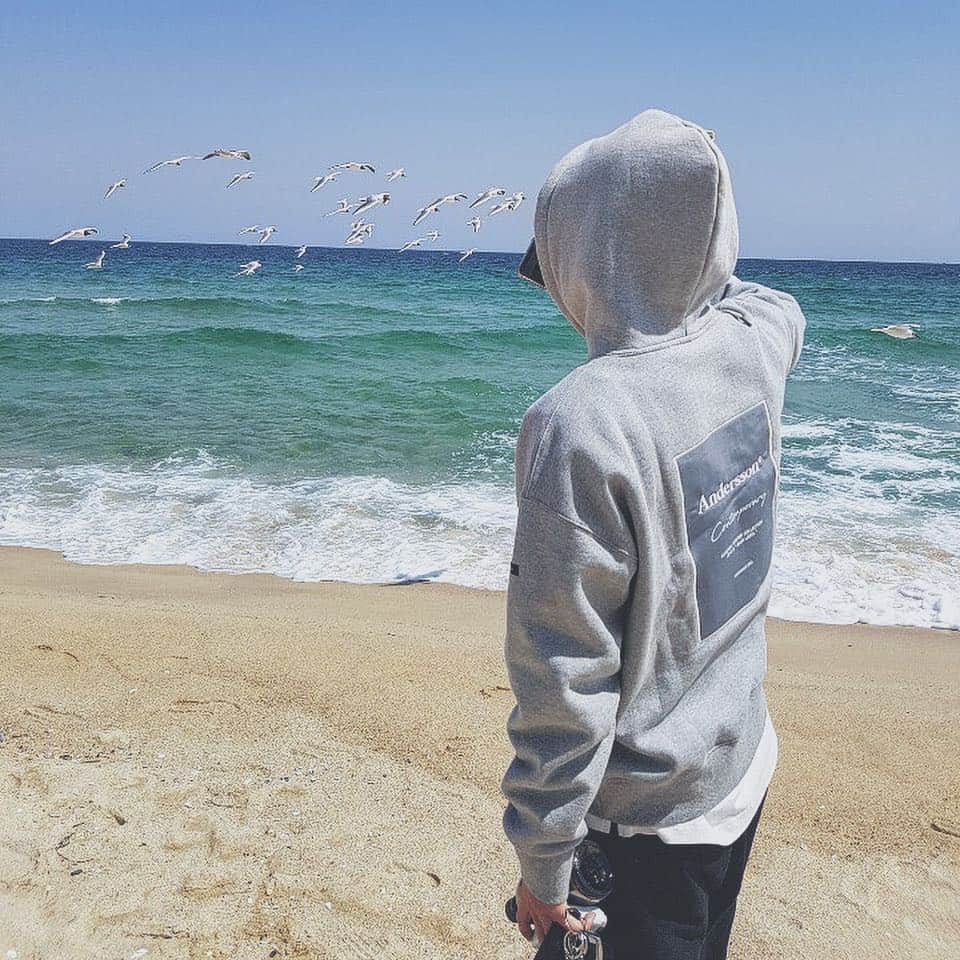 インス さんのインスタグラム写真 - (インス Instagram)「바다보다 엄마가 더 이뻤던 그날」4月30日 22時54分 - insoo_casper