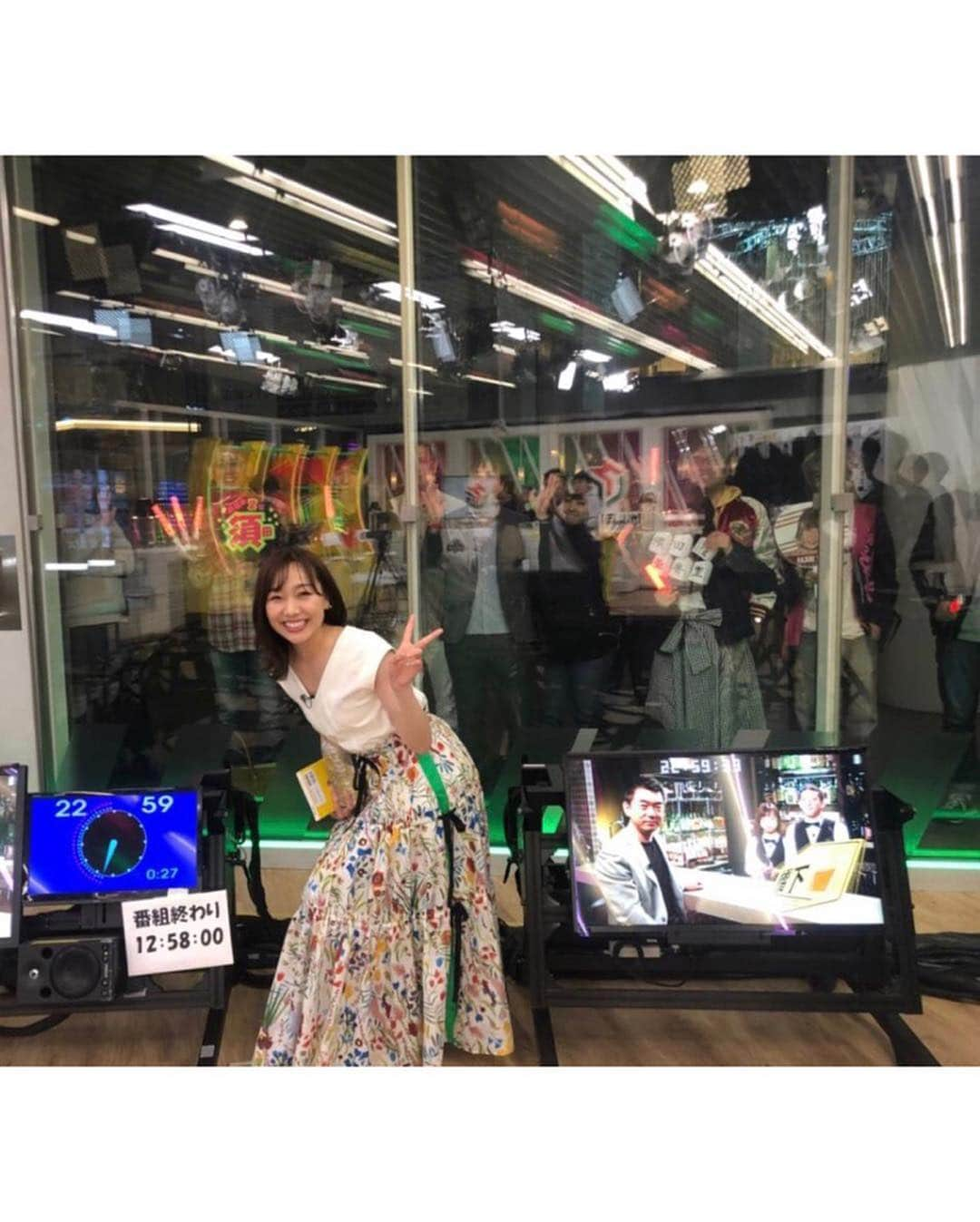 須田亜香里さんのインスタグラム写真 - (須田亜香里Instagram)「4月28日(日)Abema TV【熱闘！Mリーグ】 この日のコーディネートも素敵でした🥰 次は5月26日に生放送です！ それまでに麻雀レベルもMC力も上げるぞ〜！ #mリーグ #麻雀 #ワンピース #kohslickcurro」4月30日 23時23分 - akarisuda