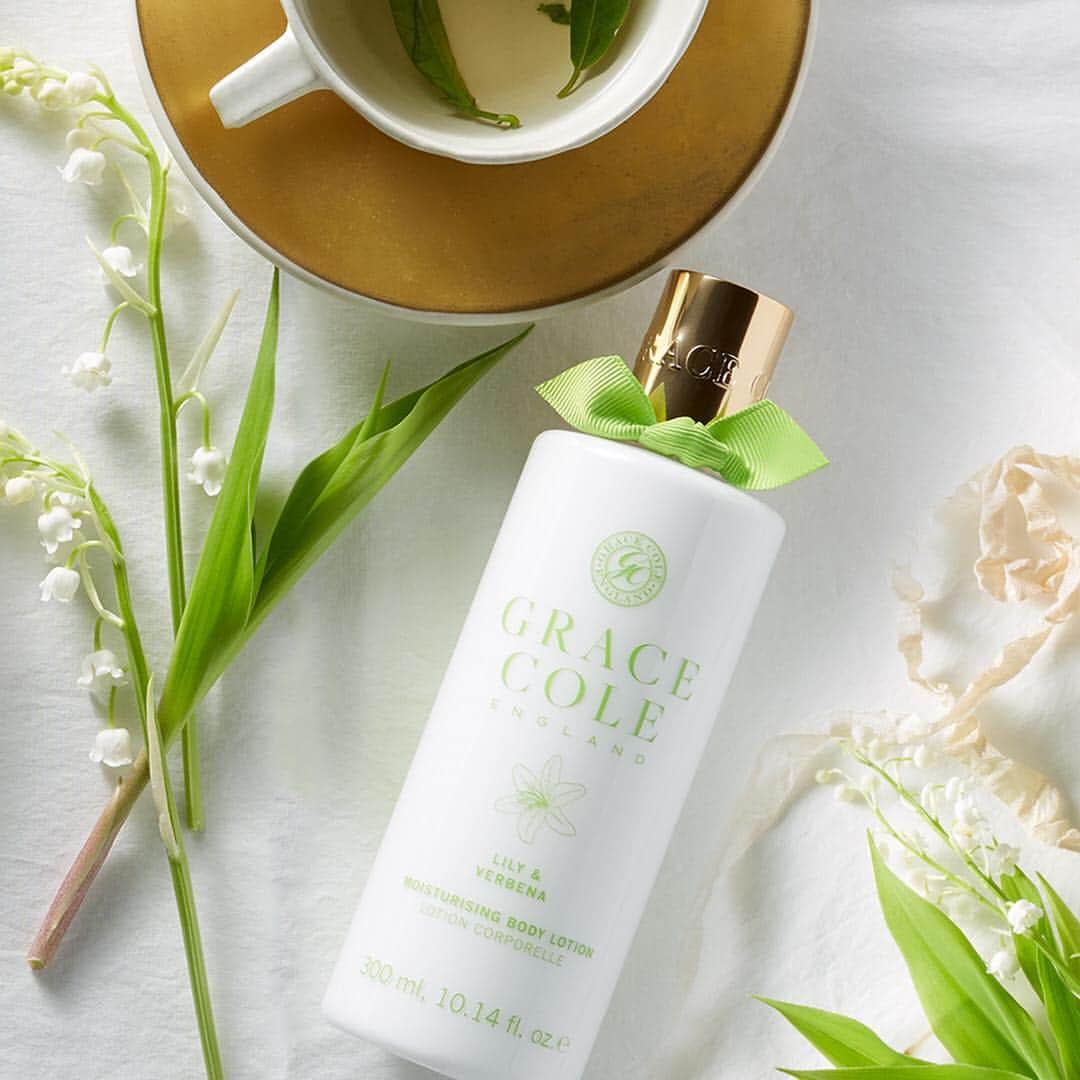 Grace Coleさんのインスタグラム写真 - (Grace ColeInstagram)「Gloriously silky and lightweight, our moisturising body lotion quenches your skin, keeping it soft and scented for hours  #body #bodylotion #bodycare #silky  #affordableluxury #lightweight #glamour #luxury #skincare #lily #verbena #moisturise #smoothskin #luxuryskincare #softskin #beauty #indulgent」4月30日 23時30分 - gracecoleltd