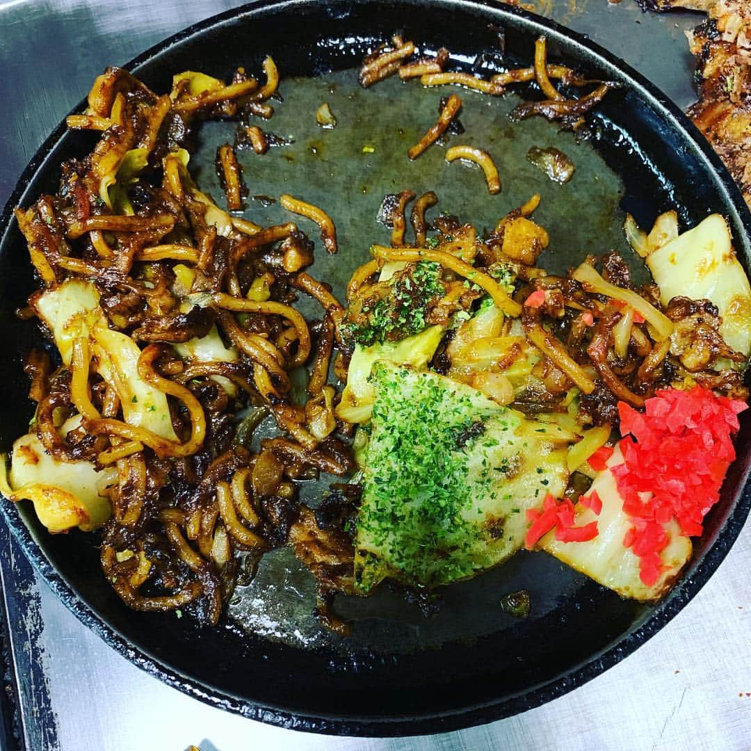 山本圭壱さんのインスタグラム写真 - (山本圭壱Instagram)「ありがとう平成 平成ラストはカレー焼きそば 初めて注文しました。 旨し #平成最後メシ」4月30日 23時52分 - yamamogt