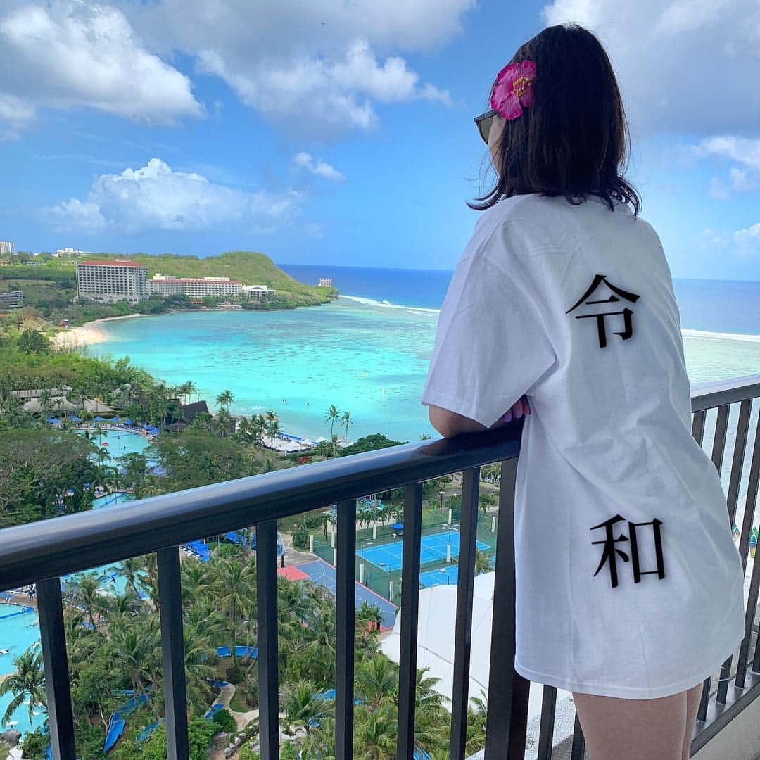 karen okajimaさんのインスタグラム写真 - (karen okajimaInstagram)「ㅤㅤㅤ ㅤㅤㅤ 雑なコラージュですいません🤣笑 令和Tシャツ買って写真撮ろかと思ったけど 間に合わんかったのでこれで（笑） 令和もよろしくお願いします🙇🏼‍♀️💕 ㅤㅤㅤ #れいわ #令和 #新年号 #令和元年 #岡島かれん」5月1日 0時03分 - karenokajima0318