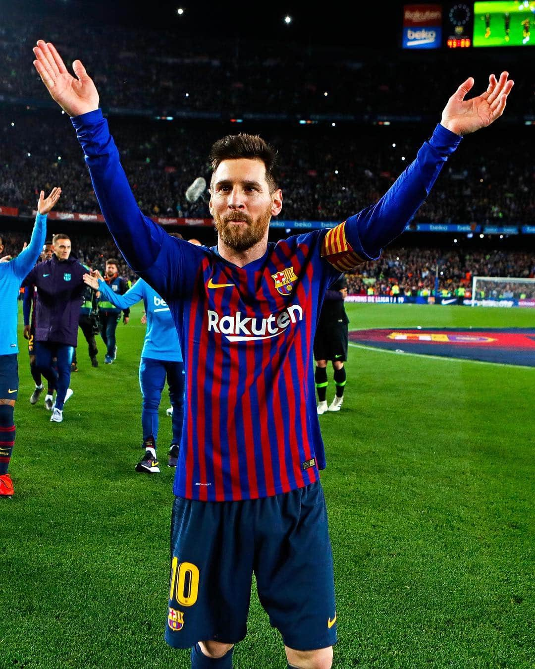 FCバルセロナさんのインスタグラム写真 - (FCバルセロナInstagram)「🙌 @leomessi to receive the ‘Creu de Sant Jordi’. 👍 Messi recibirá la Creu de Sant Jordi ❤️ Messi rebrà la Creu de Sant Jordi. Felicitats Leo!」4月30日 23時58分 - fcbarcelona