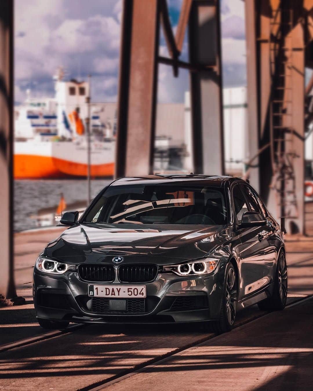 BMWのインスタグラム：「Striking in each part. The sixth generation of the BMW 3 Series Sedan. #BMWRepost @f30mg #BMW #3Series」