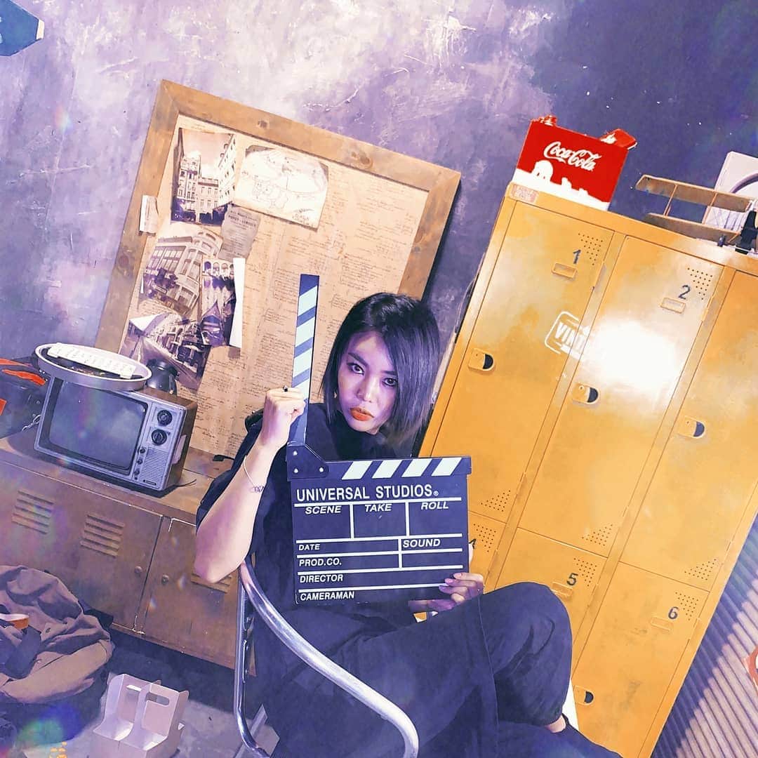 エナ さんのインスタグラム写真 - (エナ Instagram)「Ready action 🎬 (2.포토바이민듀💜) . . . . #촬영 #영상 #selfie #action  #dancer #일상」5月1日 0時06分 - eunkyung.shin