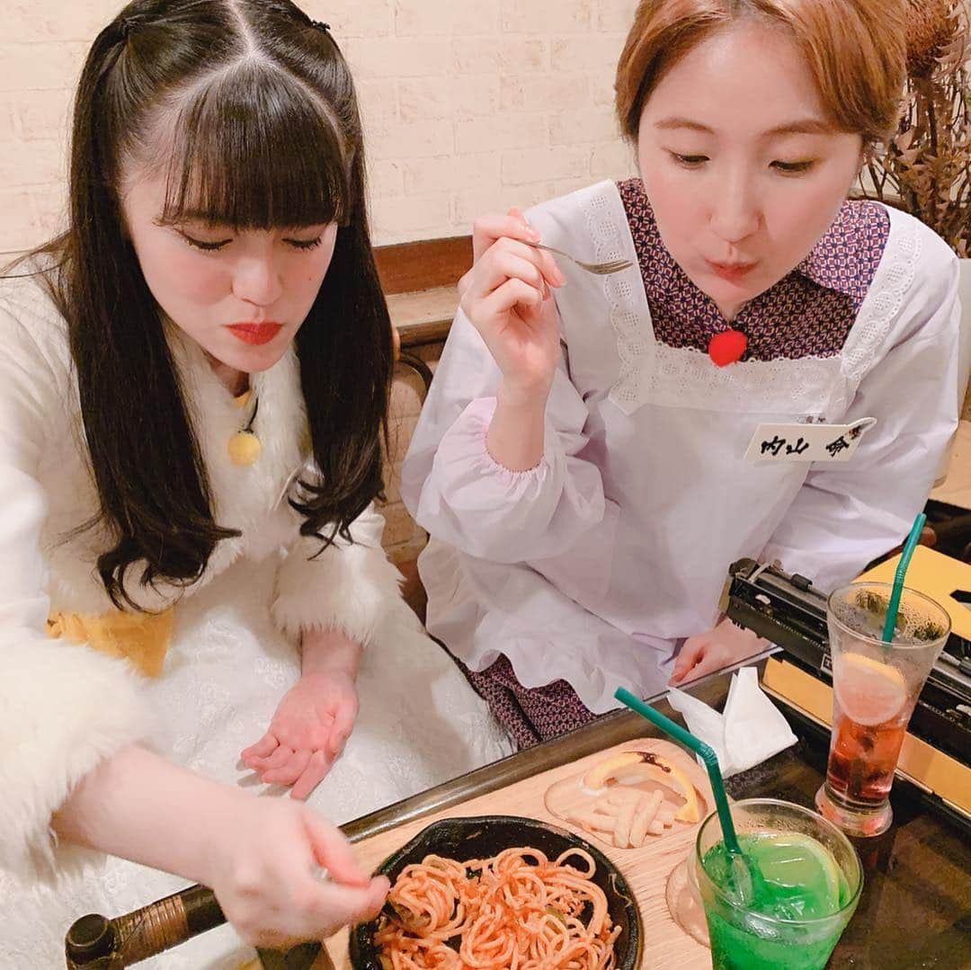 須田亜香里さんのインスタグラム写真 - (須田亜香里Instagram)「4月30日(火)東海テレビ24:55〜 【SKE48のバズらせます！】 （ @ske48buzz ） 今回は岩井ジョニ男さん（ @iwaigawa_jonio_iwai ）をバズ先輩にお迎えしました！ SKEは内山命さんと竹内彩姫ちゃん！  #ske48バズ #岩井ジョニ男 さん  #昭和レトロ #喫茶店  #さきぽん #初めての #鉄板ナポリタン」5月1日 0時22分 - akarisuda