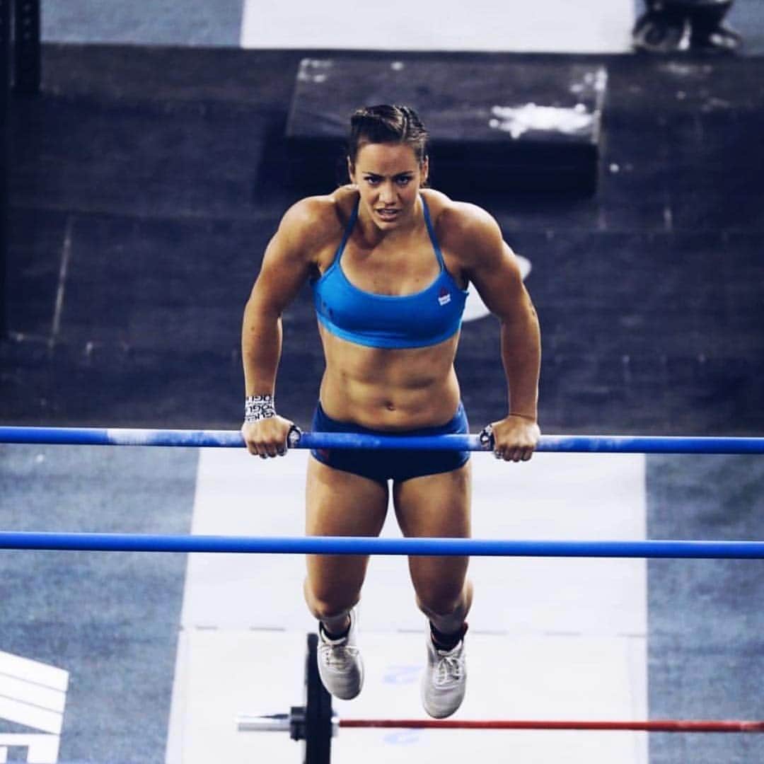 Camille Leblanc-Bazinetさんのインスタグラム写真 - (Camille Leblanc-BazinetInstagram)「Seek it! 🔥 “ Today I’ll try to be a little kinder, a little more patient, a little more focus and a little more present! I’m in charge of my house and how I react to things and I intend to keep things this way 🦁 🔥 “ Little by little becomes a lot!!! Let’s all get better today 😎 🖤」5月1日 0時24分 - camillelbaz