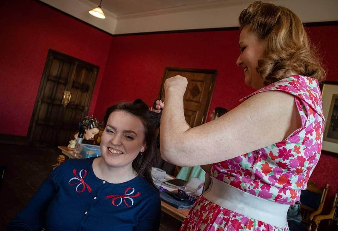 のインスタグラム：「Who loves 50s style? Here's a sneak preview of our #1950s Hair and Fashion Traditional Experience which will be available to book very soon! #1950sfashion #1950shair #fashion #haveago #experience #1950sdress」