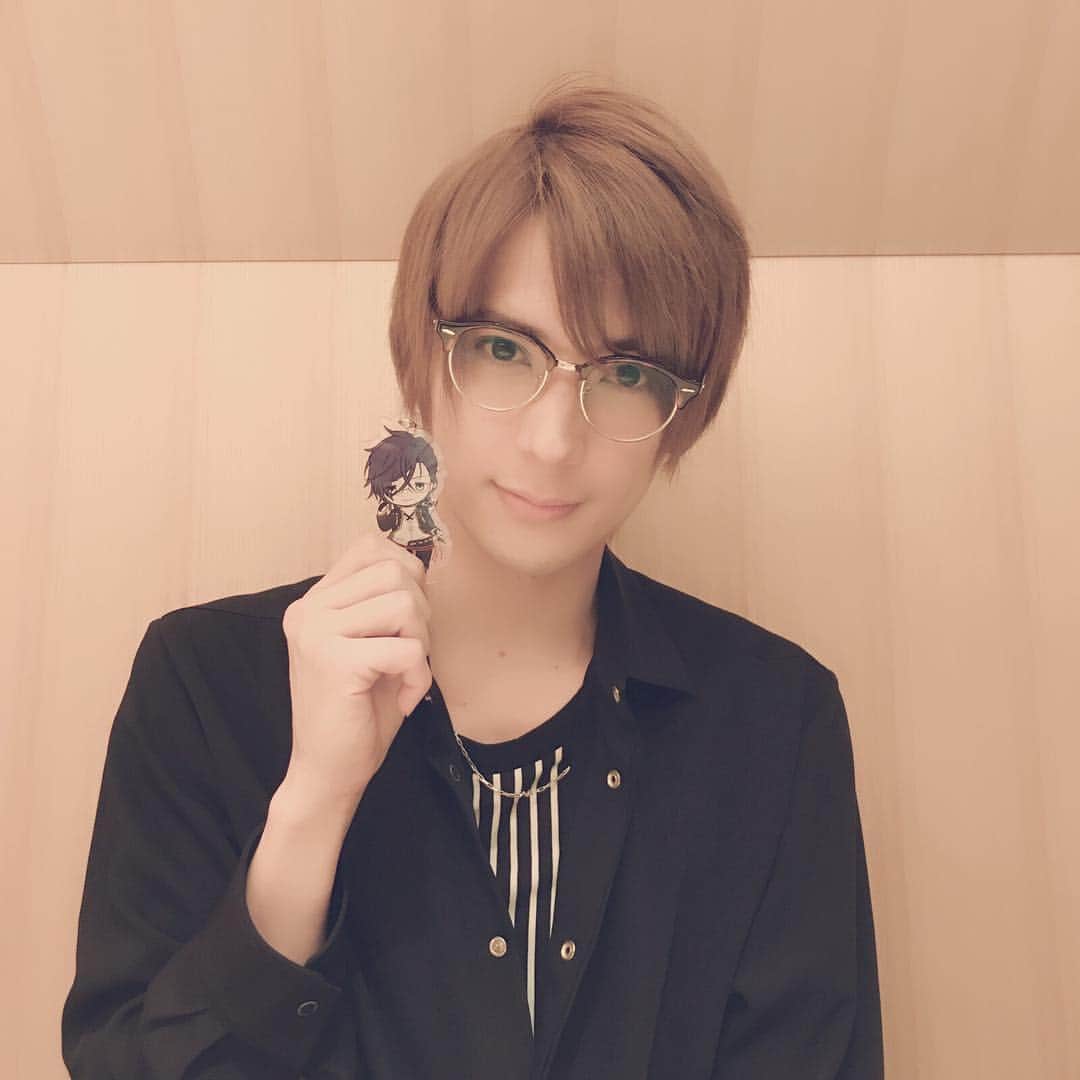 仲田博喜のインスタグラム：「‪令和元年になりました。‬ ‪新たな年号ですが、これまでと何も変わらない日常かもしれませんが‬ ‪平成で培ったものを新しい時代に生かして歩んでいきたいと思います。‬ ‪そして令和でも皆さんと一緒に‬ ‪最高の景色をみていきたいと思います！‬ ‪令和もしっかりついてきてね♪‬ ‪#マネさんからもらった明石国行‬ #令和 #新元号 #ジャンプ」