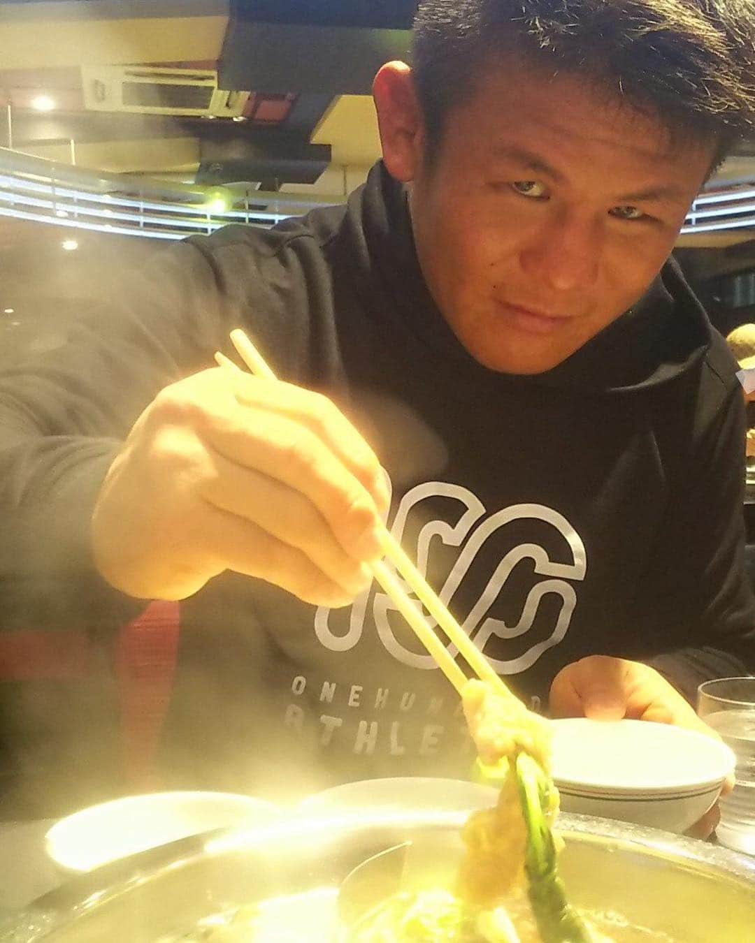 北岡悟さんのインスタグラム写真 - (北岡悟Instagram)「テルマー湯♨️からのしゃぶしゃぶ🍲 #北岡悟 #藤井伸 #onehundredathletic #100athletic #100a #mkしゃぶしゃぶ #しゃぶしゃぶダイニングmk #mkしゃぶしゃぶダイニング #ベーコン #オールキャスト #北岡悟はノンアルコール」5月1日 0時57分 - lotuskitaoka