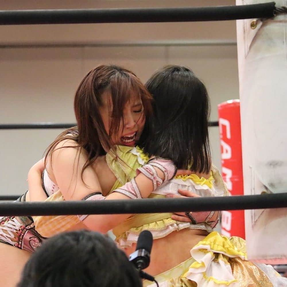 白川未奈さんのインスタグラム写真 - (白川未奈Instagram)「Yesterday, I got my #firstwin 😭 ❣️ #singlematch vs #Raku ・ ・  #prowrestling #tjpw #デビューして約9ヶ月 #やっと勝つ事が出来ました」5月1日 0時58分 - mina_shirakawa