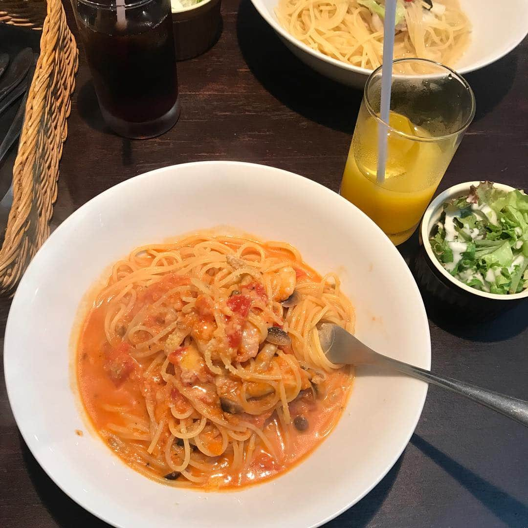 知念美加子さんのインスタグラム写真 - (知念美加子Instagram)「LUNCH🌈 ・ ・ 念願のgreen park cafe❤️ 沖縄帰る度に行ってはみるものの、満席だったり定休日だったり、、笑 ・ ・ パスタの種類も多いし、美味しいし、ケーキも美味しかった〜🥰 ・ ・ また行きたい❤️ ・ ・ ・ #cafe #okinawalife #ちねんのすすめ #greenparkcafe」5月1日 1時19分 - chinenmikako