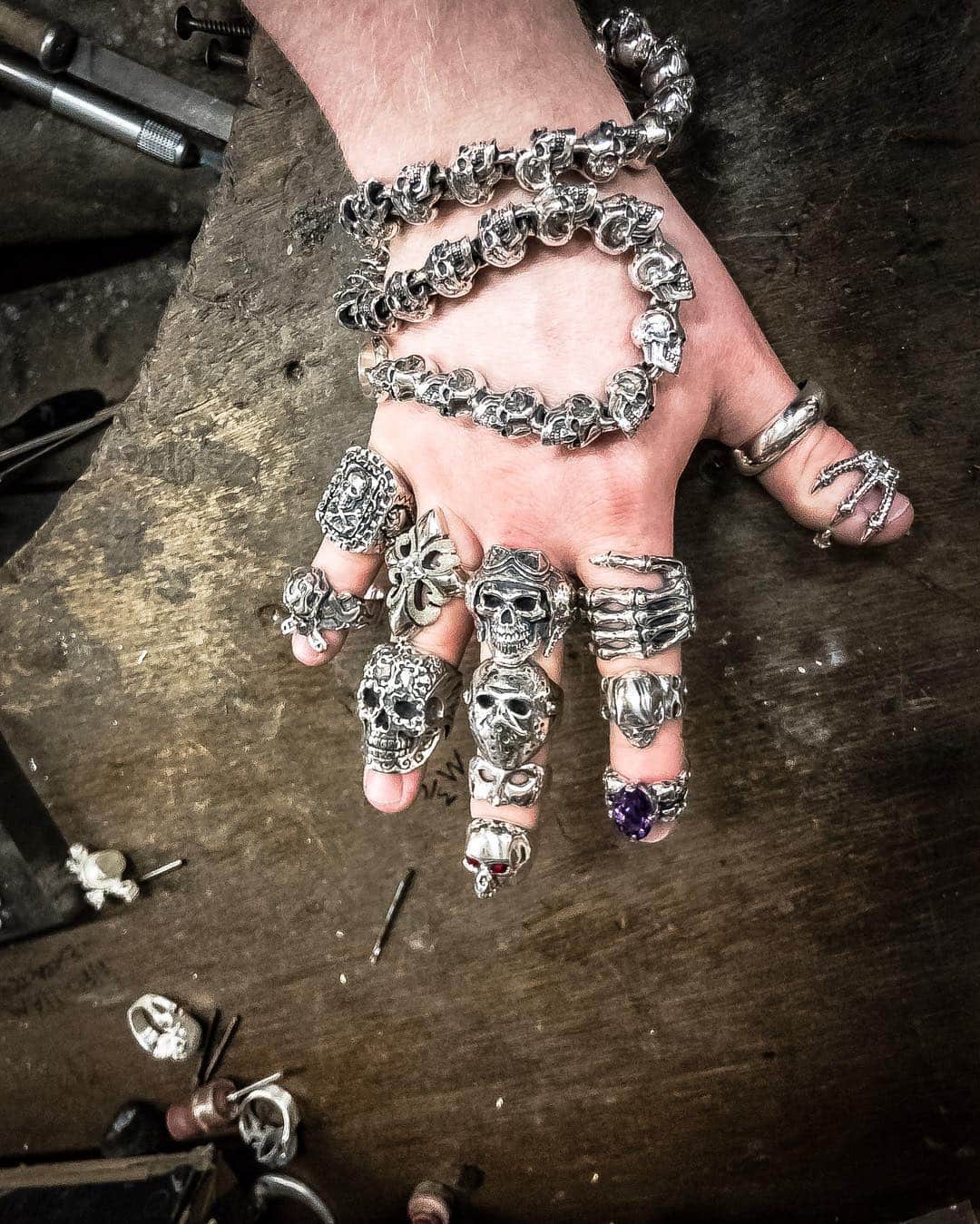 クレイジーピッグさんのインスタグラム写真 - (クレイジーピッグInstagram)「I reckon we could get a couple more on there to be honest 🤔 #rings #diamond #ring #wallet #chain #biker #rocknroll #skulls #cross #stone #purple #ruby #red #bone #claw #wild #animal #fire #flames」5月1日 1時20分 - crazypigdesignslondon