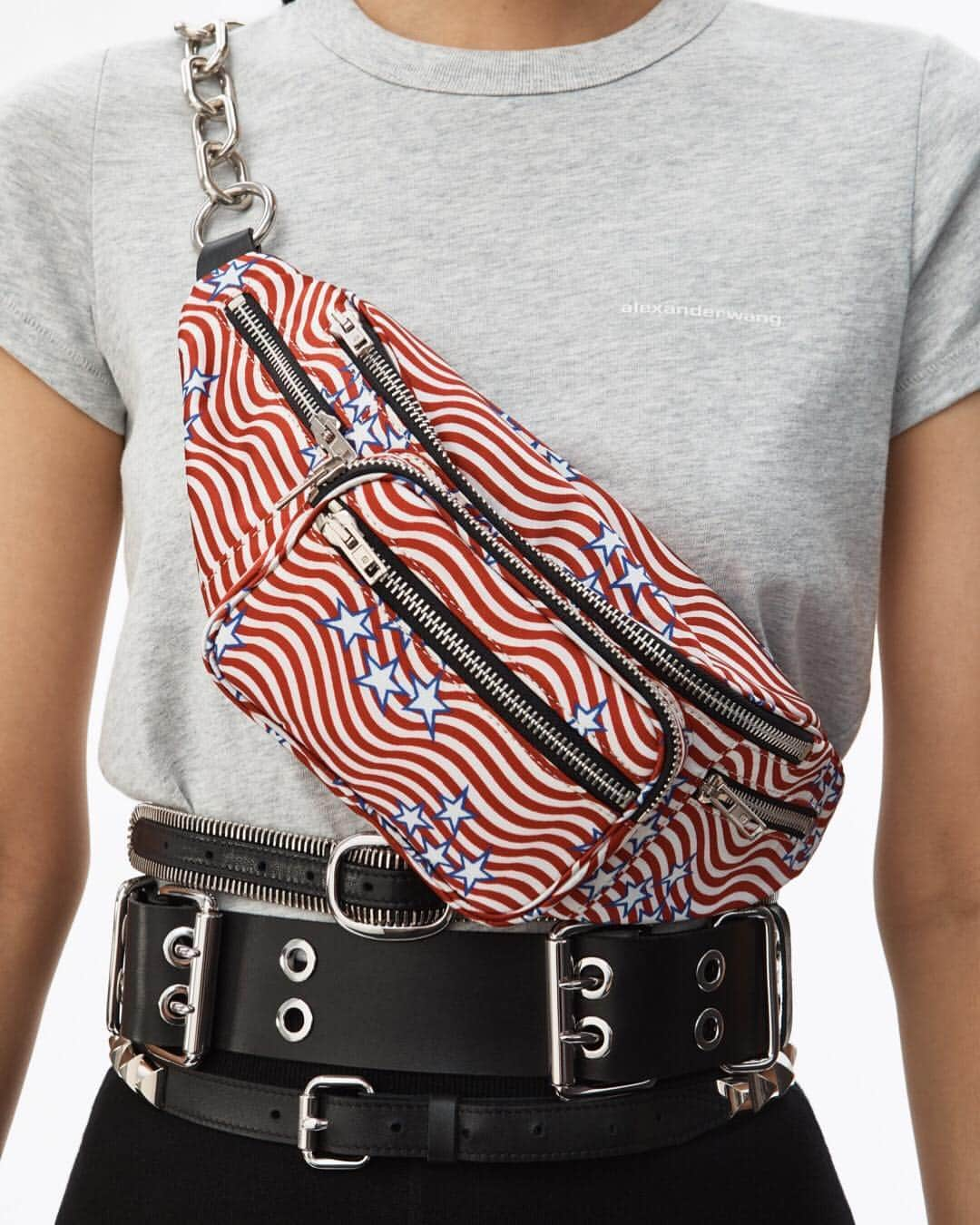 アレキサンダー・ワンさんのインスタグラム写真 - (アレキサンダー・ワンInstagram)「She’s patriotic. - The Attica stars and stripes fanny pack is yours to shop now.」5月1日 1時29分 - alexanderwangny