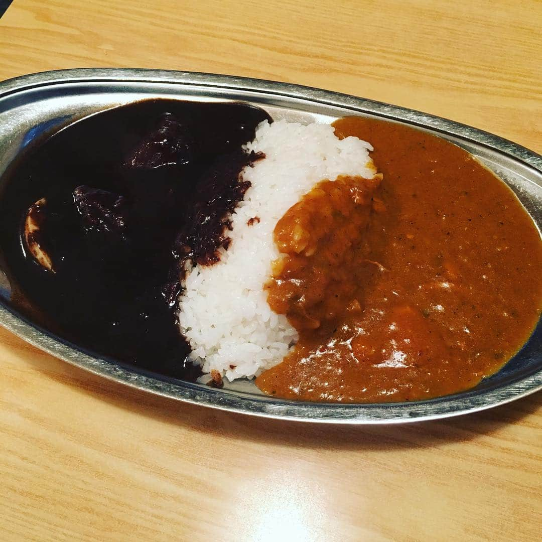 夜咲ライトさんのインスタグラム写真 - (夜咲ライトInstagram)「平成最後の食事は  カレー❗️❗️にしました。  幡ヶ谷にある小さい頃から食べてる 生まれる前、昭和48年から 存在するカレー屋さん。  #さよなら平成」5月1日 1時29分 - yazastagram