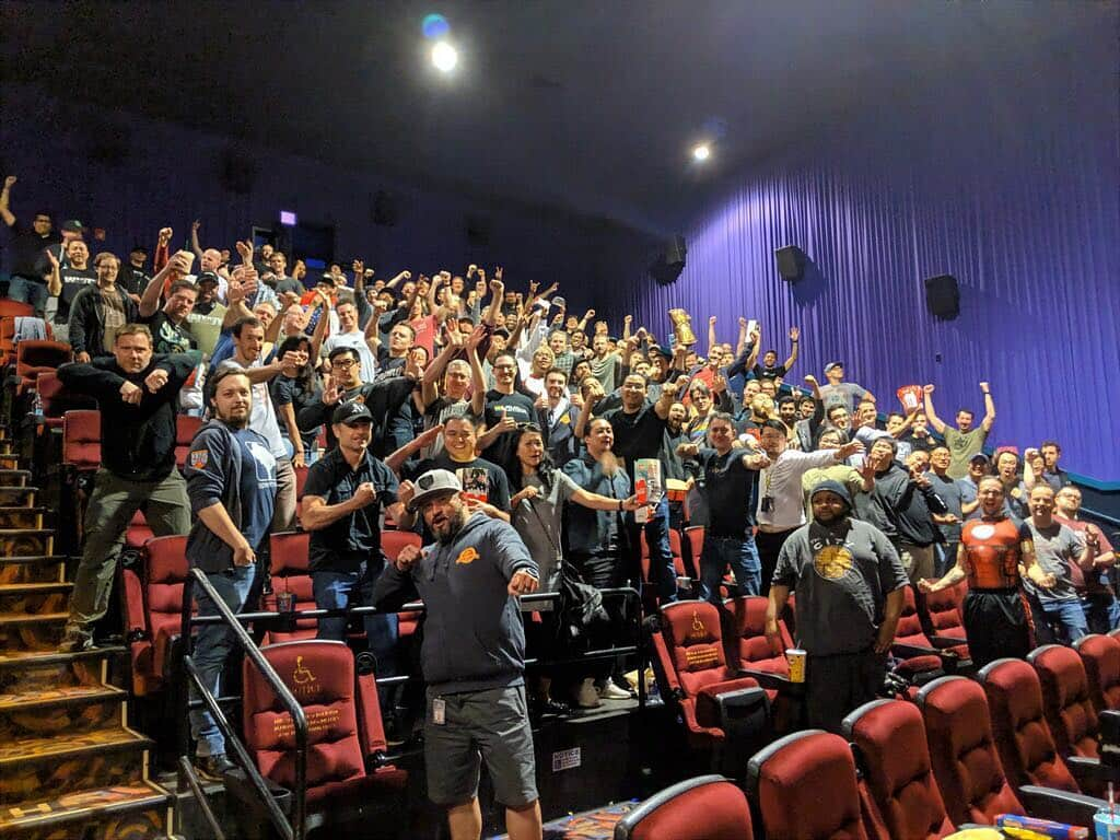 スレッジハンマー・ゲームズさんのインスタグラム写真 - (スレッジハンマー・ゲームズInstagram)「Sledgehammer Games Assemble!!! Caught this super sweet @Marvel superhero freeze frame right before our private screening of #AvengersEndgame !  #lifeatshg」5月1日 1時57分 - sledgehammergames