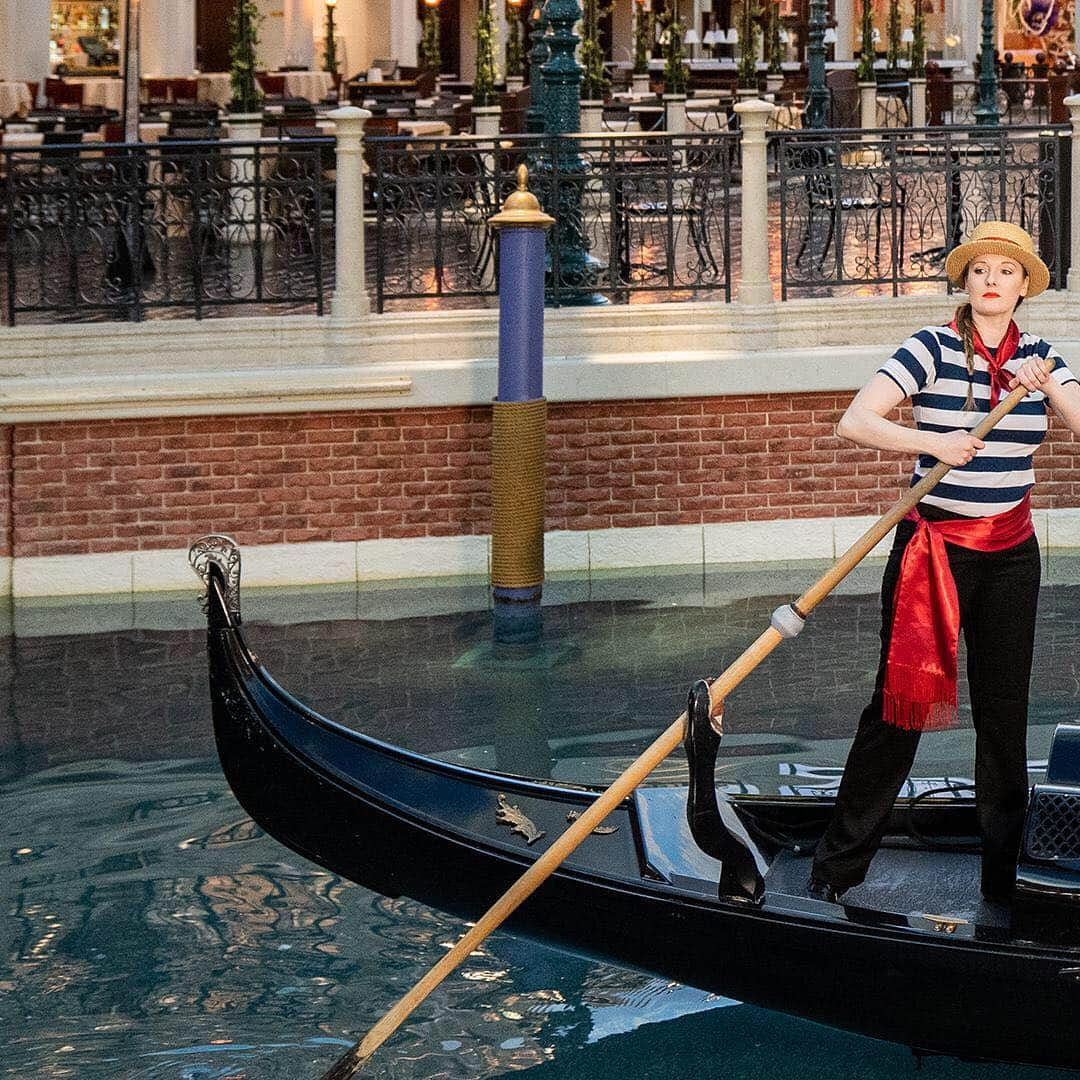 The Venetian Las Vegasさんのインスタグラム写真 - (The Venetian Las VegasInstagram)「Save this spring! Book now at venetian.com and score up to 25% off, plus 2 free Gondola Tickets. Hurry, this offer ends soon.」5月1日 2時03分 - venetianvegas