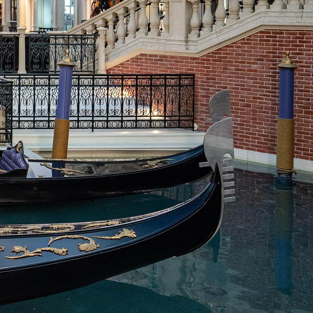 The Venetian Las Vegasさんのインスタグラム写真 - (The Venetian Las VegasInstagram)「Save this spring! Book now at venetian.com and score up to 25% off, plus 2 free Gondola Tickets. Hurry, this offer ends soon.」5月1日 2時03分 - venetianvegas