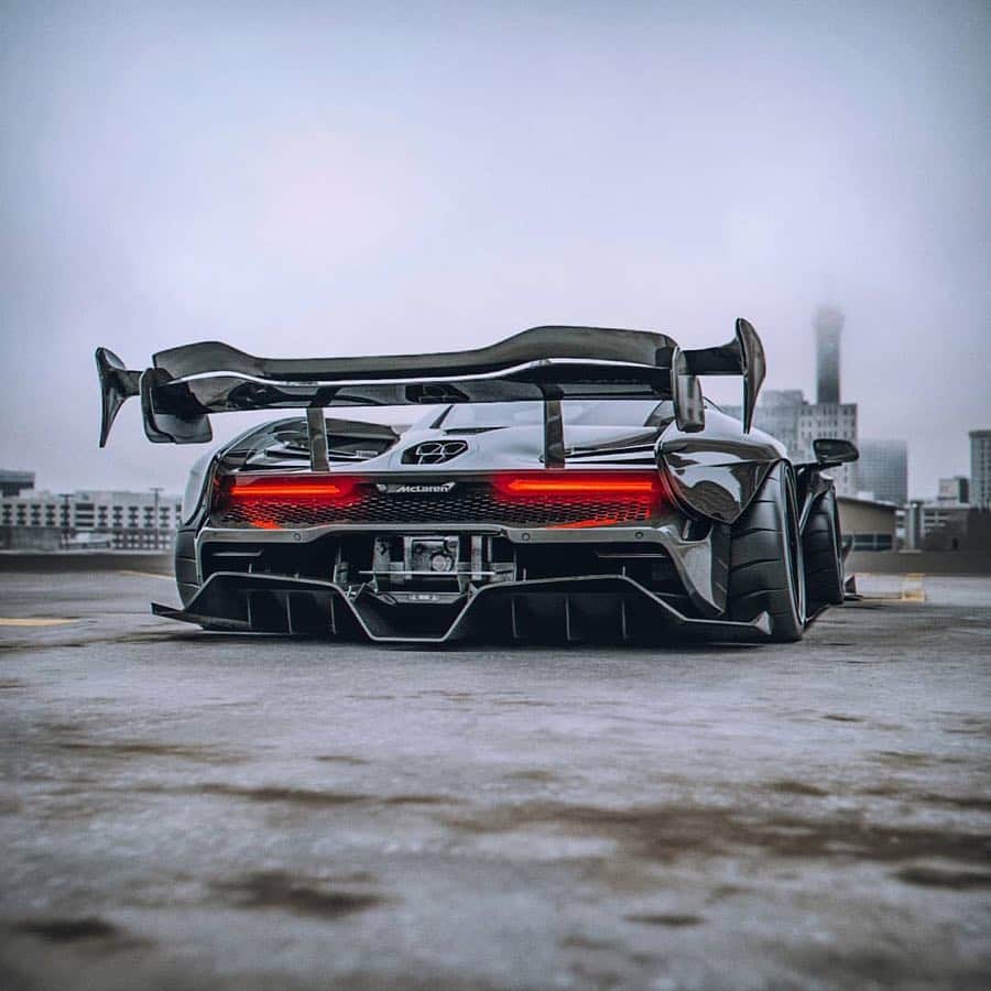 CARLiFESTYLEさんのインスタグラム写真 - (CARLiFESTYLEInstagram)「McLaren Senna on steroids. 👍🏼or👎🏼? Render by @the_kyza #carlifestyle」5月1日 13時05分 - carlifestyle