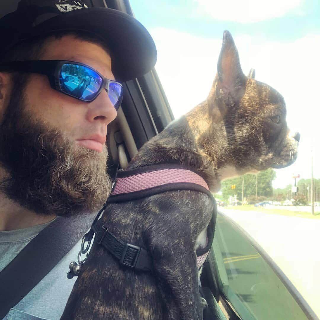 E! Onlineさんのインスタグラム写真 - (E! OnlineInstagram)「#TeenMom's Jenelle Evans' husband David Eason allegedly shot and killed her dog Nugget. Link in bio. (📷: Instagram)」5月1日 11時59分 - enews