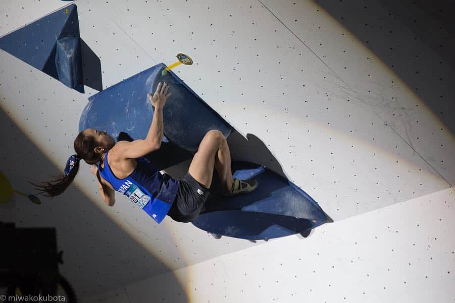 野口啓代のインスタグラム：「WORLDCUP重慶大会は2位でした🥈✨ * 初戦のマイリンゲン大会と同じ2位ですが、今回の目標であった決勝 全完登することが出来て嬉しいです☺️💮* * しかし無駄なアテンプトも多く、まだまだ改善できるところをたくさん感じました🥺💦 今週末も中国でWORLDCUPがあるので、今回よりも満足できるパフォーマンスにしたいです‼️* * 今年はWORLDCUPミュンヘンはスキップするので、残りは来週末のWujiangとVailの2戦🇨🇳🇺🇸 応援ありがとうございました！* * * I was 2nd at World Cup in Chongqing.🥈 Same result as Meiringen, I'm happy I could top all the final problems but I tried too much times. 🥺💦 I’ll climb at WC next week, so I want to have more satisfying performance than this time. I’ll skip Munich, do my best at Wijiang and Vail.🇨🇳🇺🇸 Thank you for your support!!!❤️* * * 📸 by miwakokubota @au_official #大和証券 @thenorthfacejp @orientalbaio #三井不動産 @cowsoapcp #zeta @air_sleeptechnology @c3fit_jp @lasportivajp @petzl_official  @newhale_japan」