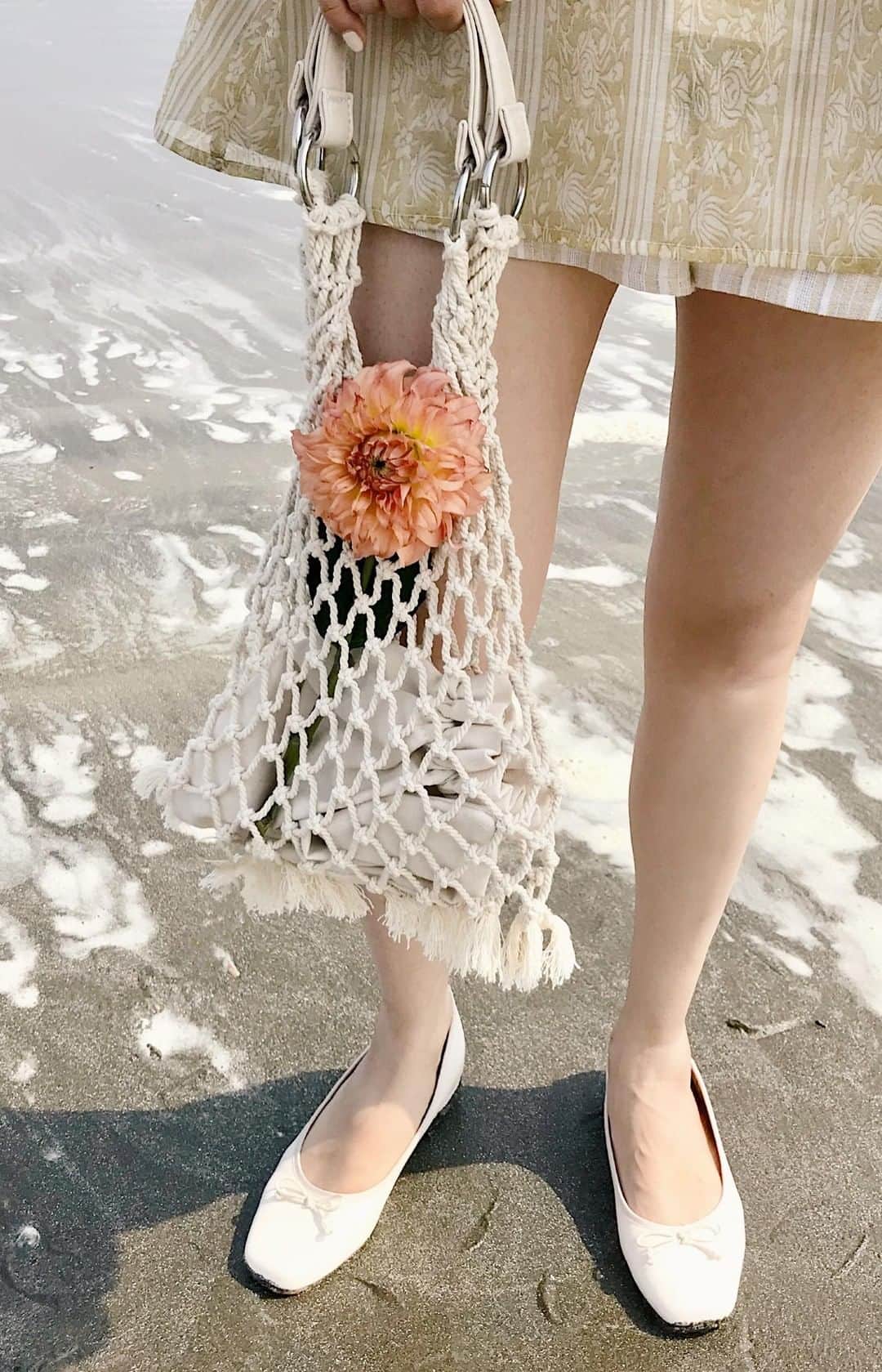 mina hinokuchiのインスタグラム：「4/28に配信した、2019年のチコの水着をご紹介したインスタLIVE。 今年はトップス6型ボトム4型ワンピース3型をご用意しております！」