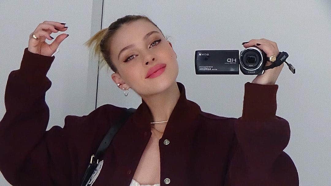 ニコラ・ペルツのインスタグラム：「🌹」