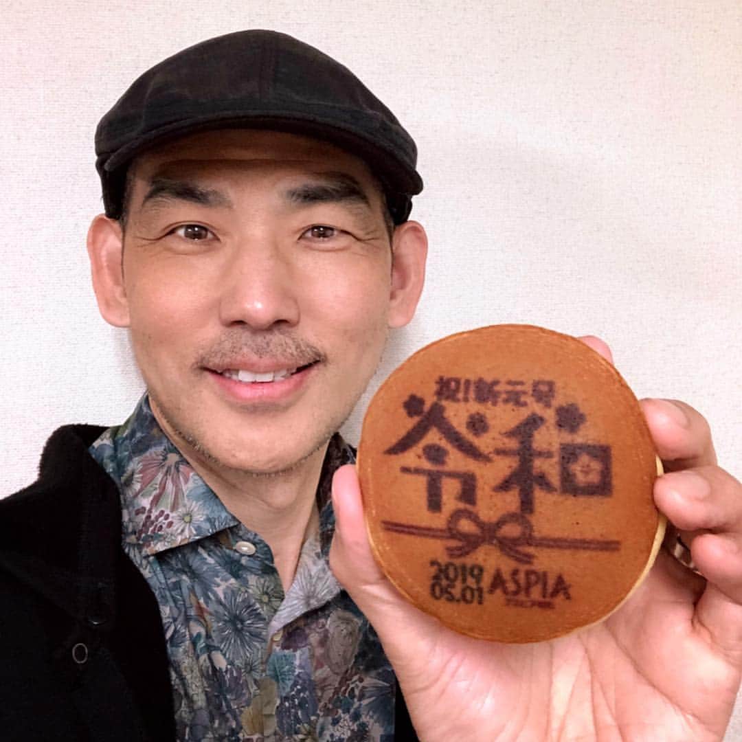 木山裕策さんのインスタグラム写真 - (木山裕策Instagram)「令和元年、おめでとうございます㊗️🎊🎉‼️」5月1日 12時04分 - kiyamayusaku