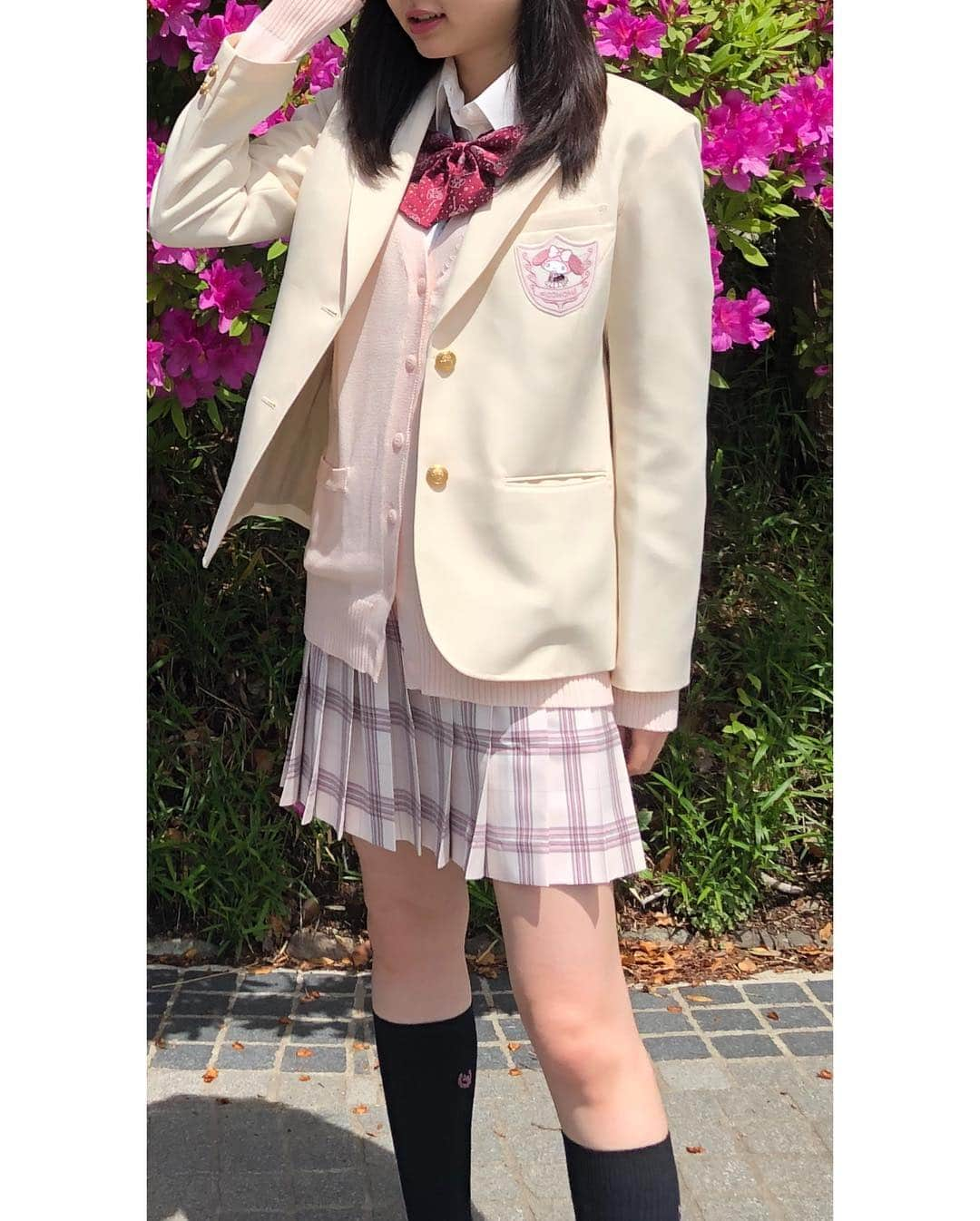 制服専門店CONOMiさんのインスタグラム写真 - (制服専門店CONOMiInstagram)「マイメロコーデ♥️﻿﻿﻿ ﻿ ﻿﻿ モデル(@yabusaya0928 )﻿ 身長→170cm﻿﻿﻿ ⭐️着用サイズ﻿﻿﻿ ブレザー→L﻿﻿﻿ 長袖シャツ→L﻿﻿﻿ カーディガン→L ﻿﻿ ﻿﻿ ﻿﻿ ブレザー→¥22000﻿﻿﻿ 長袖シャツ→¥3800﻿﻿﻿ リボン→¥2000 スカート¥9800﻿﻿﻿ ハイソックス→¥1000﻿﻿﻿ ローファー→¥9800﻿﻿﻿ カーディガン→6600 ⚠️全て税抜きの金額です✨✨﻿﻿﻿ ﻿﻿ ﻿﻿ #制服#お洒落#写真#photo#カメラ#fashion#code#スカート#skirt#ローファー#可愛い#asiangirls#高校生#jk#jc#中学生#学校#マイメロ#highschool#school#靴下#被写体#ブレザー#mymelody#교복#아이돌#모델#アニメ#撮影#ポートレート」5月1日 12時06分 - conomi_official