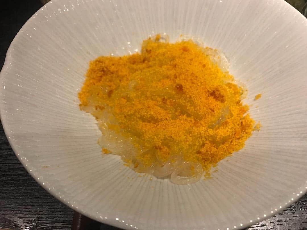 ラリソン彩華さんのインスタグラム写真 - (ラリソン彩華Instagram)「カラスミ春雨👏  都内某所ってチェックインで美味しいものを載せて、コメントしても場所教えてくれない人が一番嫌い。笑  まだ新しいお店なのででてこなかったからあえての都内某所。笑 元麻布の食卓や古賀さん💕 他の料理も全部美味しかった😊」5月1日 12時18分 - ayakalarrison