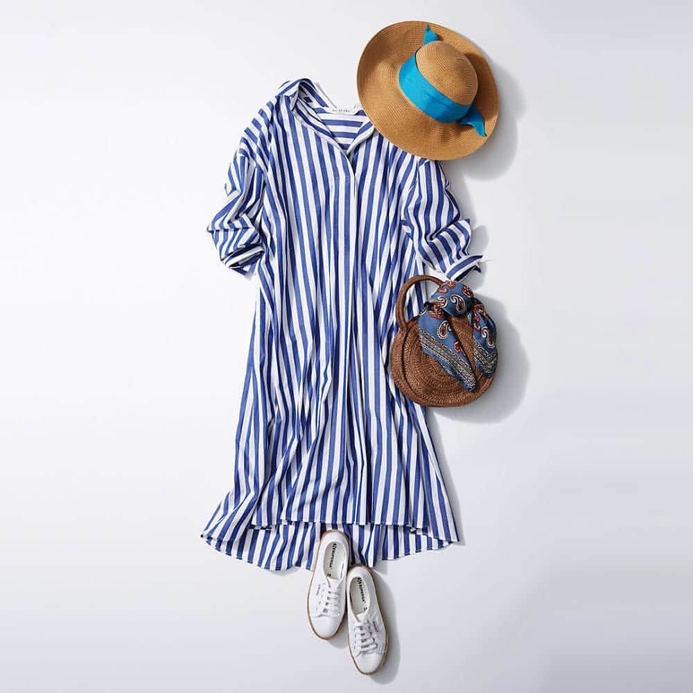 ルミネ公式のインスタグラム：「襟抜き＆ふんわりシルエットの脱力マリンコーデ #ワンピース ¥13,000+TAX #raybeams #ハット ¥2,500+TAX #agbyaquagirl #バッグ ¥4,900+TAX #raybeams #スカーフ ¥2,400+TAX #murua #スニーカー ¥8,000+TAX #mercuryduo ・ #lumine #ルミネ #ルミネエスト新宿 http://magazine.lumine.ne.jp/?p=81568 ※商品の価格や取り扱い状況は撮影時点のもので、変更になることがあります。」