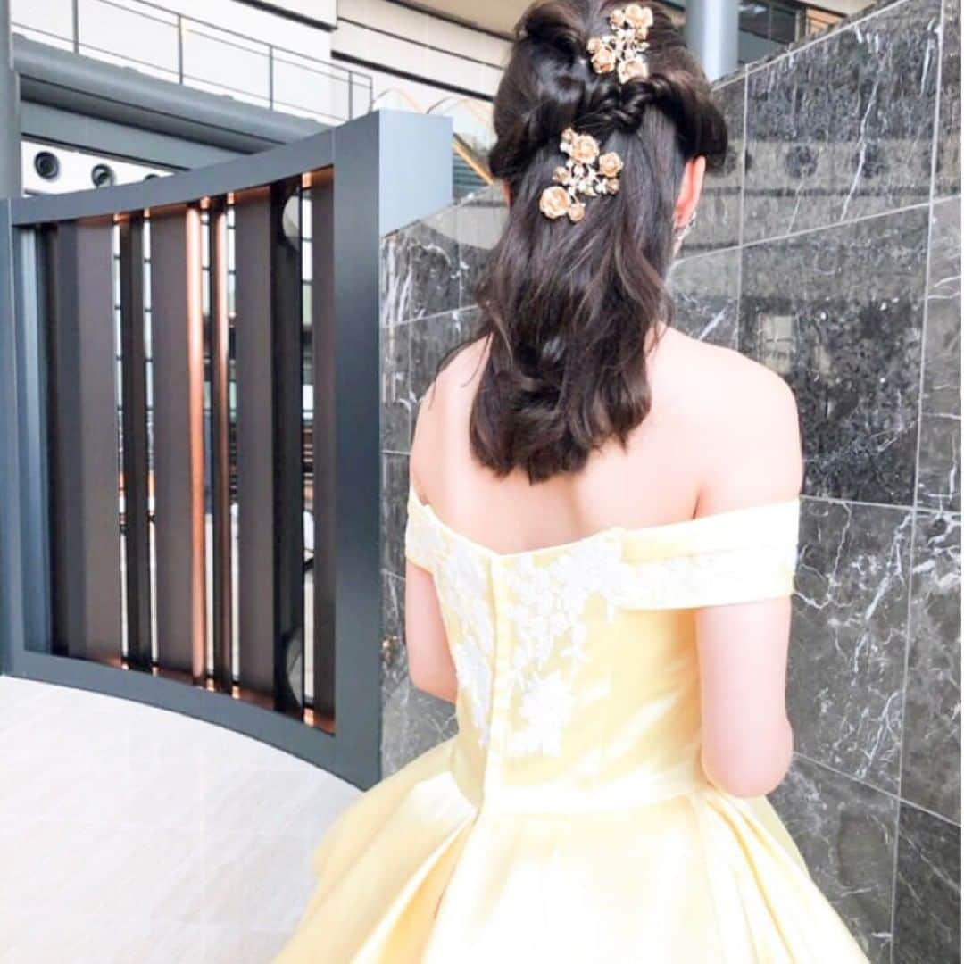 Dresses (ドレッシーズ)さんのインスタグラム写真 - (Dresses (ドレッシーズ)Instagram)「*⠀⠀ ----------------------------------------⠀⠀ プレ花&卒花さまの素敵なお写真をご紹介します✨⠀⠀ 《 #ドレッシーズ花嫁 》を付けて、投稿してくださいね💐⠀⠀ ----------------------------------------⠀⠀ カラードレス:04-10998⠀⠀ ドレスブランド:  @leafforbrides⠀ イヤリング:07-8001⠀ ヘッドアクセサリー:05-8602⠀ *⠀⠀ こちらのドレスは⠀⠀ @juno_weddingdress のドレスです。 -----------------------------------------⠀⠀ <お問い合わせ>⠀⠀ 💌@dresses_weddingdress へDM⠀⠀ 📞 0120-791-249⠀⠀ ご試着予約やレンタル価格など、お気軽にお問い合わせください。⠀⠀ -----------------------------------------⠀⠀ .⠀⠀ コーディネートのポイントや詳細は⠀⠀ @dresses_weddingdressホーム画面URLへ。⠀⠀ *⠀⠀ その他の @juno_weddingdress のオリジナルドレスは⠀⠀ #JUNO_dresses よりご覧いただけます。⠀⠀ *⠀⠀ 素敵だと思ったら、写真をダブルタップ✨⠀⠀ *⠀⠀ #ドレッシーズ#お色直しドレス#リーフフォーブライズ#leafforbrides#イエロードレス#チュールドレス #刺繍ドレス #サテンドレス#junodress #junowedding #お色直しドレス#関西プレ花嫁#関東花嫁#埼玉花嫁#神奈川プレ花嫁#鹿児島プレ花嫁#福岡プレ花嫁#일본결혼 #스튜디오드레스」5月1日 13時01分 - dresses_weddings