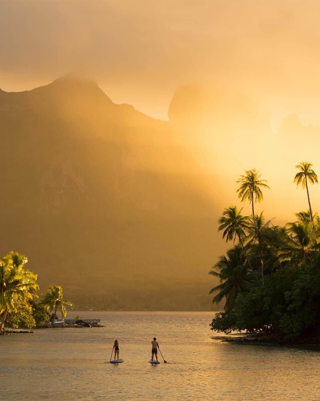 Conrad Hotelsのインスタグラム：「Where will the day take you @conradboraboranui? #StayInspired」