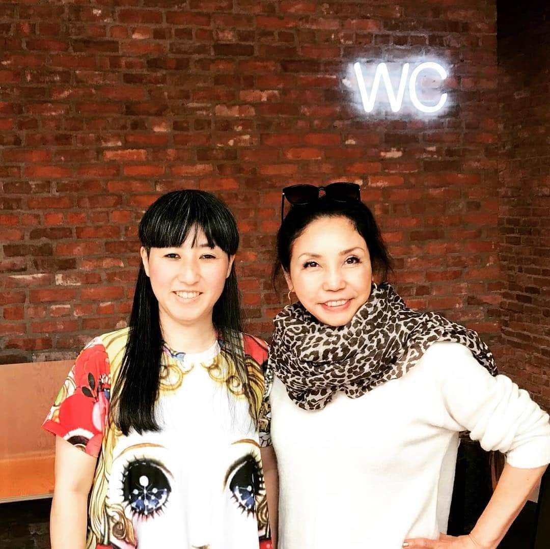 大森美希さんのインスタグラム写真 - (大森美希Instagram)「#thanks @ellie_k_nyc #seeyousoon #wc #nyc #nylife #nystyle #ootd #commedesgarçons #commedesgarcons #dress #designer #fashion #mode #ありがとう #トイレの前 #今日のドレス #コムデギャルソン #高橋真琴 #ニューヨーク #ニューヨーク生活 #海外生活 #海外で働く #nyスタイル #ファッション #モード #デザイナー #さよなら平成 #平成最後の日」5月1日 4時38分 - mikiomori_