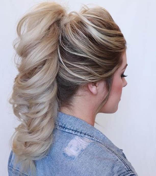 CosmoProf Beautyさんのインスタグラム写真 - (CosmoProf BeautyInstagram)「This textured pony is PERFECTION 👌 ✨ Style by @alishajaredhairartistry who used @kenraprofessional Dry Texture Spray & Diamond Deflect Spray ✨ Find all #kenraprofessional styling products, including the NEW Nitro Memory Crème at #cosmoprofbeauty where you are #licensedtocreate  #repost #hairartistry #hairstyling #bridalhair #ponytail #ponytails #styleartists」5月1日 5時00分 - cosmoprofbeauty