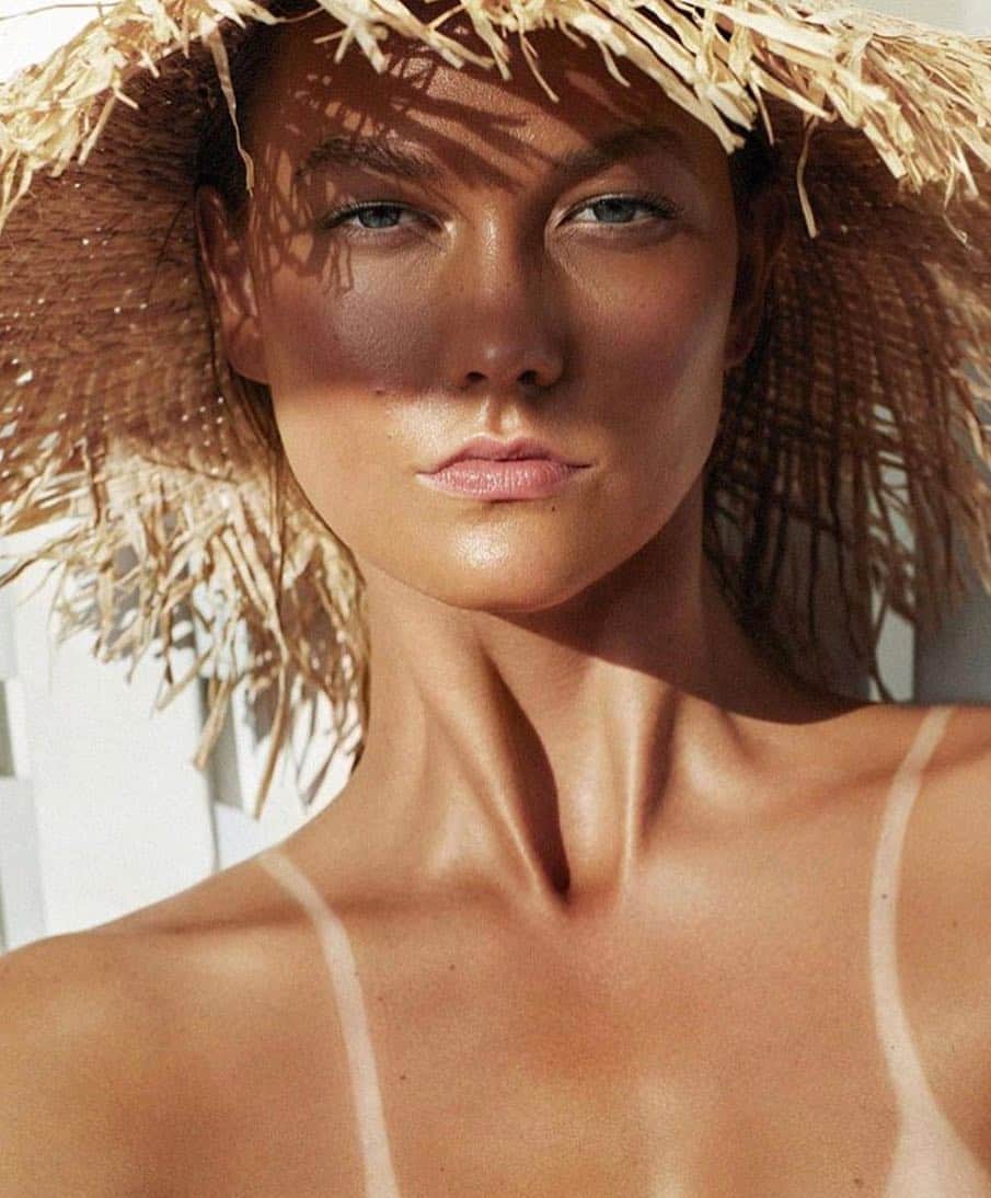 IMG Modelsさんのインスタグラム写真 - (IMG ModelsInstagram)「Tanlines. 🌴 #KarlieKloss (@karliekloss) stars in the new @vogueparis. #📷 @alique_studio #👸🏼 #IMGstars」5月1日 5時01分 - imgmodels