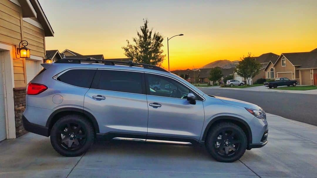 Subaru of Americaさんのインスタグラム写真 - (Subaru of AmericaInstagram)「😀 for #DrivewayGoals, 🤩 for #SubaruandSunsets. Vote for your fav in the comments! (📸: @penny_westcoast) #SubaruAmbassador」5月1日 5時18分 - subaru_usa