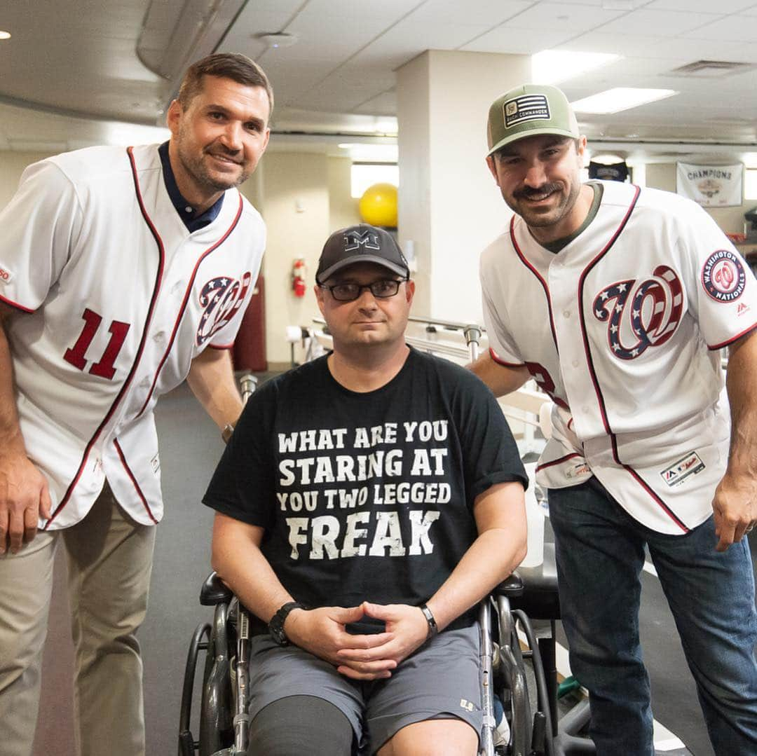 ワシントン・ナショナルズさんのインスタグラム写真 - (ワシントン・ナショナルズInstagram)「Thank you to the veterans, patients, staff and doggos at Walter Reed National Military Medical Center for allowing us to meet so many of you who make a positive impact every day.」5月1日 5時15分 - nationals