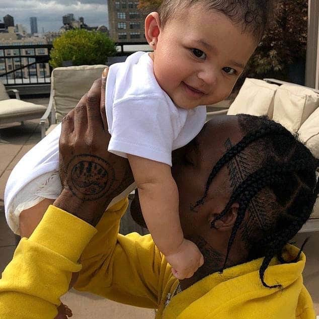 クリス・ジェンナーさんのインスタグラム写真 - (クリス・ジェンナーInstagram)「Happy birthday @travisscott! 🎂 Thank you for making @kyliejenner so happy, for being the most amazing father to my granddaughter, and for bringing so much joy into our lives. We love you x #HappyBirthdayTravis」5月1日 5時52分 - krisjenner