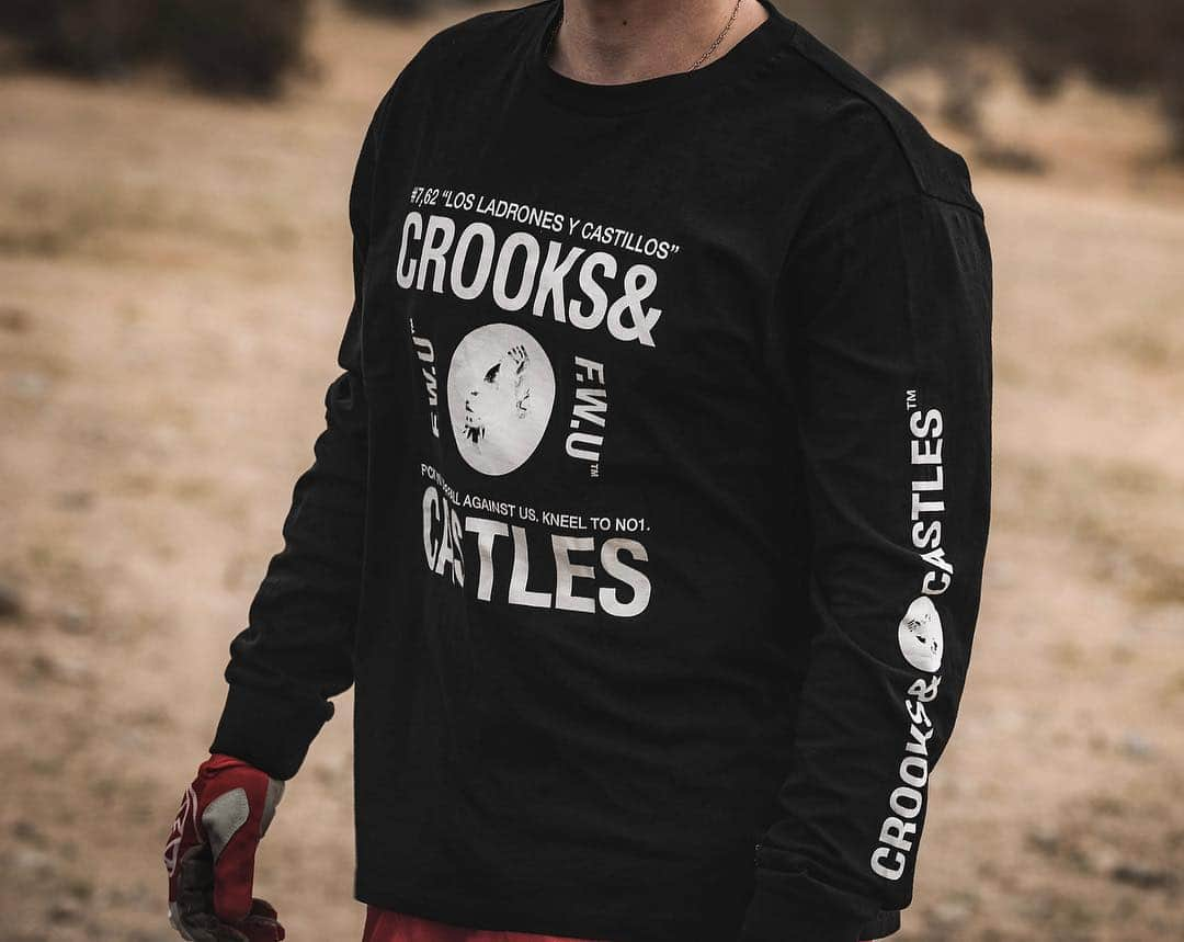 Crooks & Castlesさんのインスタグラム写真 - (Crooks & CastlesInstagram)「////////// STANDBY . #CROOKS #CASTLES #CROOKSNCASTLES #CROOKSANDCASTLES #CSTC」5月1日 5時46分 - crooksncastles