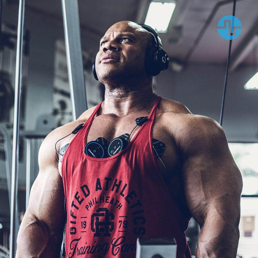 Phil Heathのインスタグラム：「I’ve been working with @compexusa for years and I’m proud to announce our newest product the “Compex Mini”. What’s different about this model is that it is wireless and controlled by Compex’s new Mobile App which has extreme functionality and features that will no doubt put your body in a better state of performance and recovery. As recovery being a huge component for many people, I’ve understood throughout my career that it’s important to use innovative products that will provide the necessary gains I need. Be sure to follow @compexusa and go onto their website which I will share in my bio for more details on how you too can get this amazing new product. These will definitely sell out so don’t procrastinate on putting your body first! #CompexMini #Compex #FeelNextLevel #PhilHeath #7xMrOlympia」