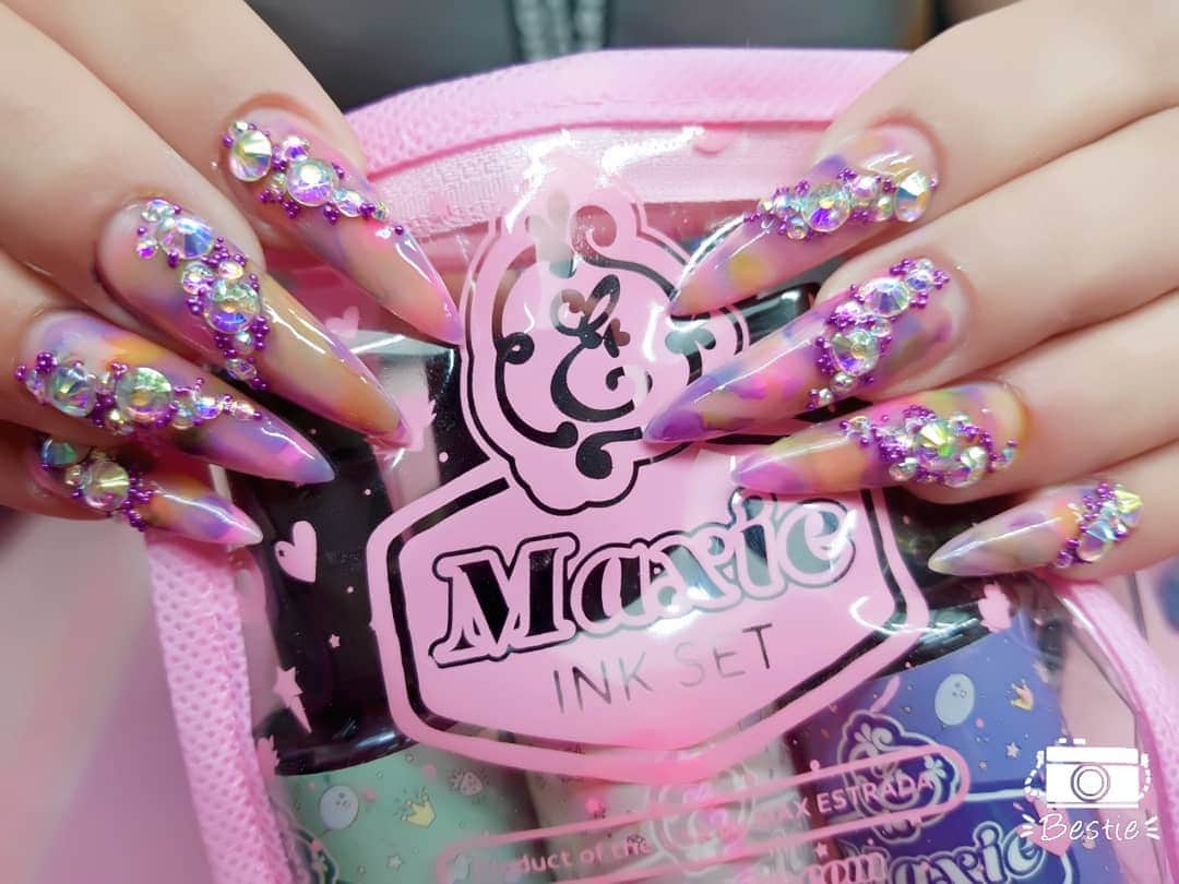Max Estradaさんのインスタグラム写真 - (Max EstradaInstagram)「Enailcouture.com MAXIE INK SET volume 2 IS HERE !  MAGICALY MAKE BEAUTIFUL WATERCOLOR, TIE-DYE & MARBLING EFFECTS AND MORE WITH EASE! OUR AMERICAN MADE COSMETIC QUALITY APPROVED NAIL INKS! . MAXIE INK SET WORKS ONLY WITH VELVET MATTE GEL AS A SURFACE . PLEASE APPLY A LAYER OF VELVET MATTE TOPCOAT OVER COLOR GEL BEFORE APPLYING MAXIE INK. SEAL WITH A COAT OF SHINEE OR WONDER-GEL FOR A BEAUTIFUL, DIAMOND LIKE FINISH! MAXIE INK SET CONTAINS 6 COLORS AND COMES IN A CUTE CARRY POUCH !  COLORS ARE Beige, white, sky blue, crimson red, lavender, pastel gree kingofnail http://Enailcouture.com acrylic system in crystal clear powder with disco pure glitter mix and cotton candy monomer and diamond holic 23, gummy gel and wonder gel top coat ! New nail art diamonds are here ! Diamond carousel in 3 types to choose from ! Only $3.99 in the USA ! Apply with shinee and gummy gel for a dazzling finish! Here we used eternal beige powder and cotton candy monomer #ネイル #nailpolish #nailswag#nailaddict#nailfashion #nailartheaven#nails2inspire#nailsofinstagram #instanails#naillife#nailporn #gelnails #gelpolish#stilettonails#nailaddict #nailcolor#nailsalon #nailproducts #nailsupplies#acrylicnails #nailsdid #nailsoftheday http://Enailcouture.com happy gel is like acrylic and gel had a baby ! Perfect no mess application, candy smell and no airborne dust ! http://Enailcouture.com」5月1日 5時48分 - kingofnail