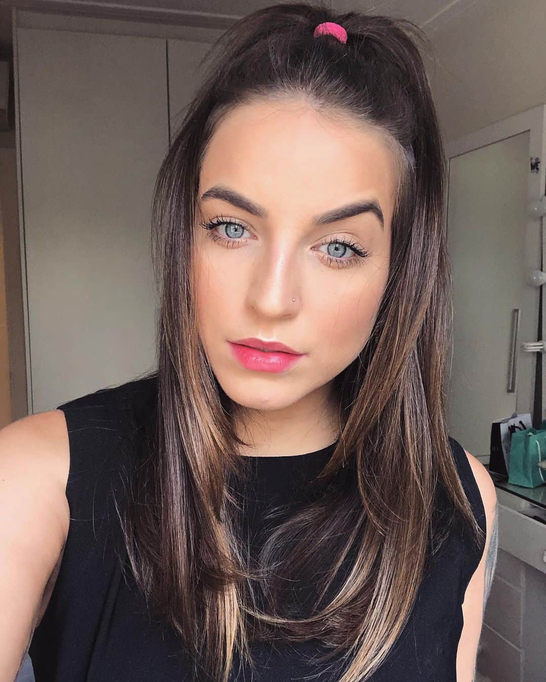 Bruna Unzuetaのインスタグラム：「Boo e sua mania de levantar a sobrancelha 😂」