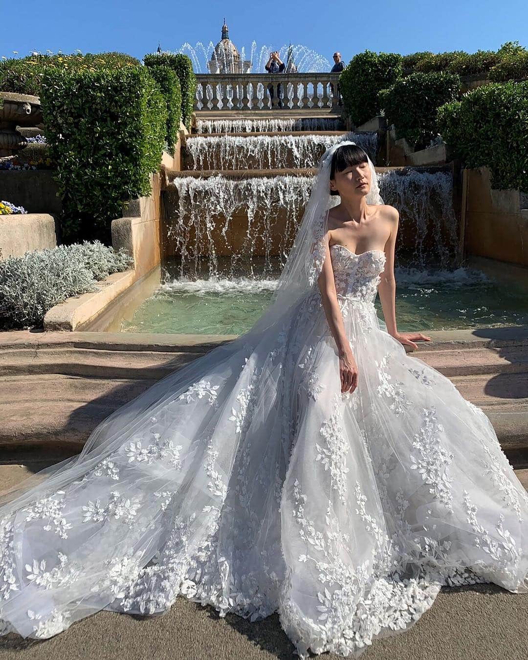 Vogue Runwayさんのインスタグラム写真 - (Vogue RunwayInstagram)「After more than a decade of showing their hand-embellished wedding gowns in small presentations or appointments, @Marchesafashion staged their first-ever runway show at Barcelona Bridal Week. At the link in our bio, designer Georgina Chapman shares her personal snapshots of the week, from pre-show prep to the post-show celebrations and a few spare moments for tourist activities too.」5月1日 6時14分 - voguerunway