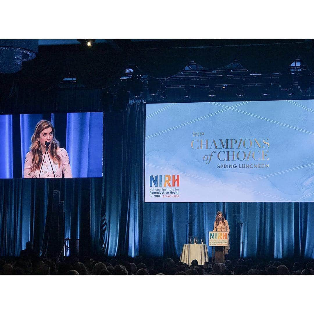 ケイト・ウォルシュさんのインスタグラム写真 - (ケイト・ウォルシュInstagram)「Thank you to @NIRHAction for a very special day as a #ChampionsOfChoice Honoree 🥰 The #NIRH works at the local & state levels to change public policy and earn support for women to have full control of their reproductive rights, and I couldn’t be more proud to support them!」5月1日 6時48分 - katewalsh