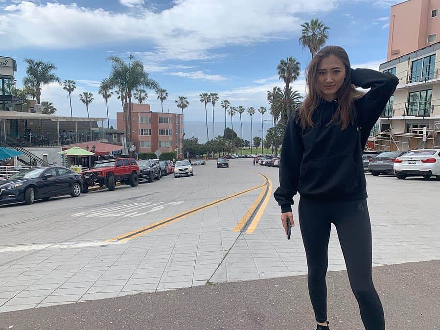 白雪のインスタグラム：「🏝💙🛵 #california #sandiego #かぁりふぉるにぁぁらぁぁぁぶ」
